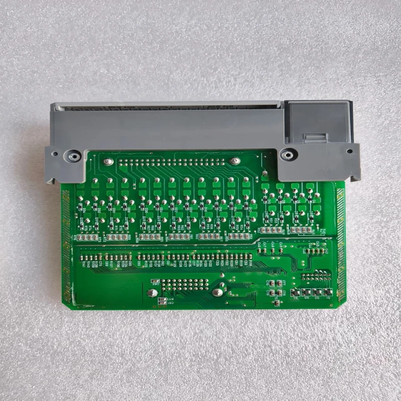 Allen-Bradley 1746-OB16 SLC 500 16-Point 24V DC Source Output Module thumbnail 7059